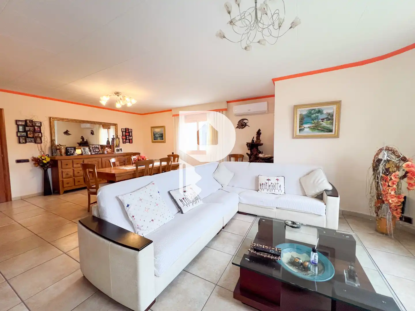 Sala d'estar de Casa o xalet en venda en Vallirana amb Aire condicionat, Calefacció i Jardí privat