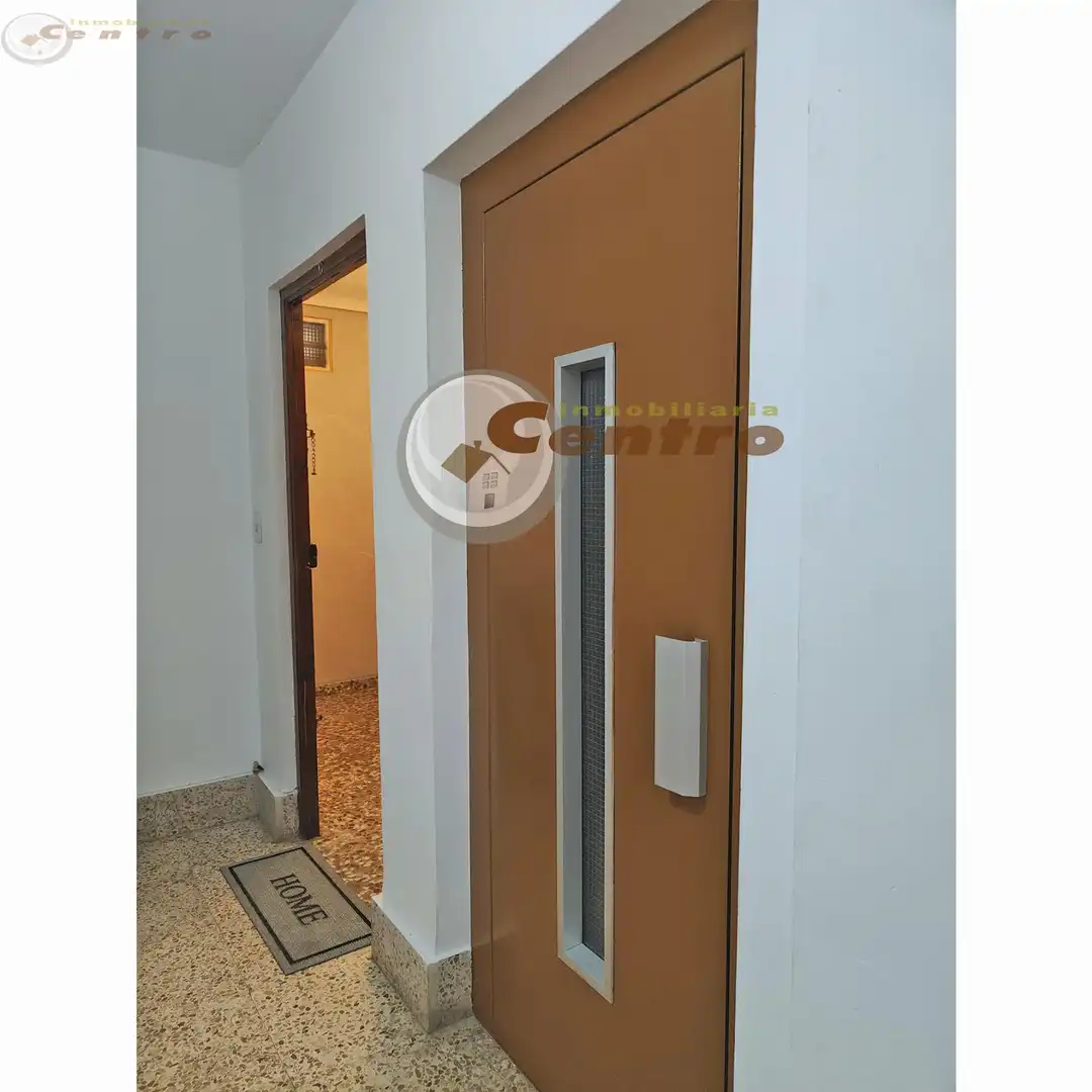 Piso en venta en Albacete con Aire acondicionado, Calefacción y Balcón