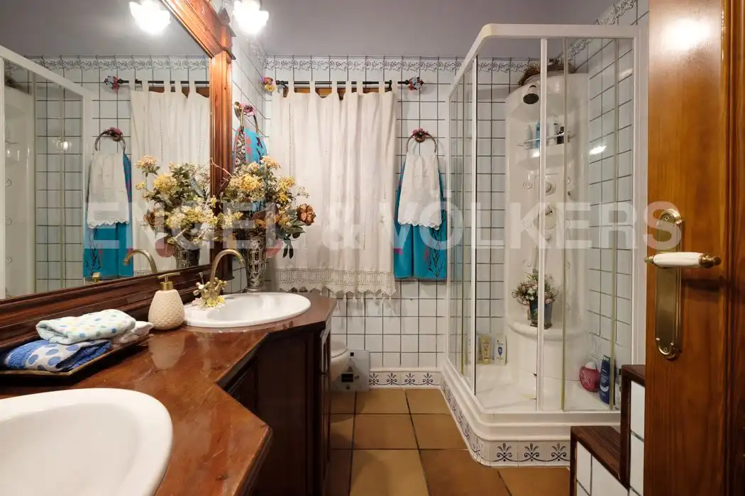 Bany de Casa o xalet en venda en Balaguer amb Jardí privat, Parquet i Piscina