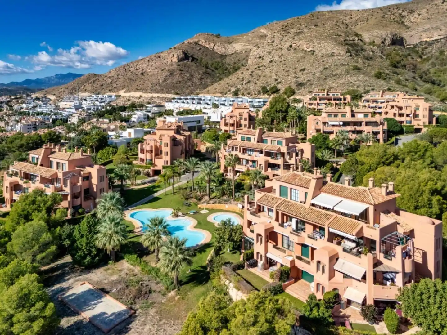 Apartamento con piscina en venta en Golf Bahía, imagen 23
