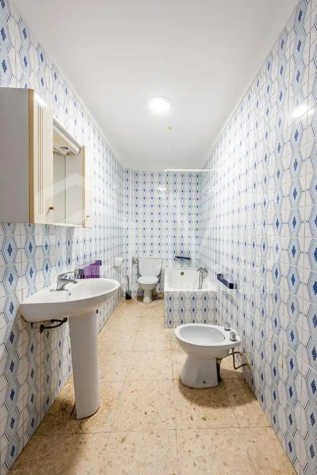 Baño de Piso en venta en Vélez-Málaga con Terraza y Amueblado