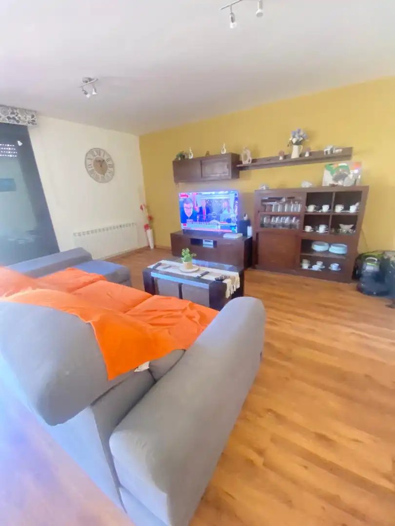 Sala de estar de Casa adosada en venta en Cintruénigo con Calefacción, Jardín privado y Terraza