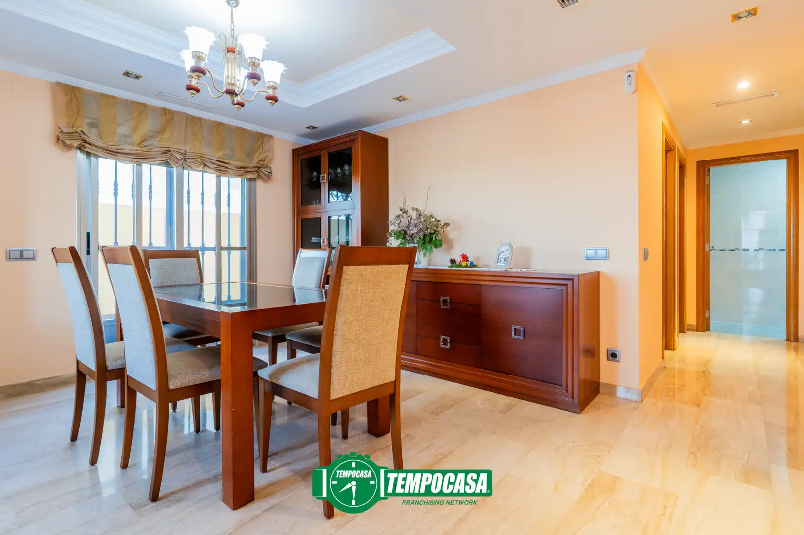 Villa con terrazza in vendita a Carrer Clara Campoamor