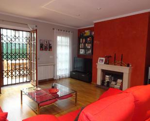 Living room of Single-family semi-detached to rent in Badalona  with Air Conditioner, Terrace and Balcony