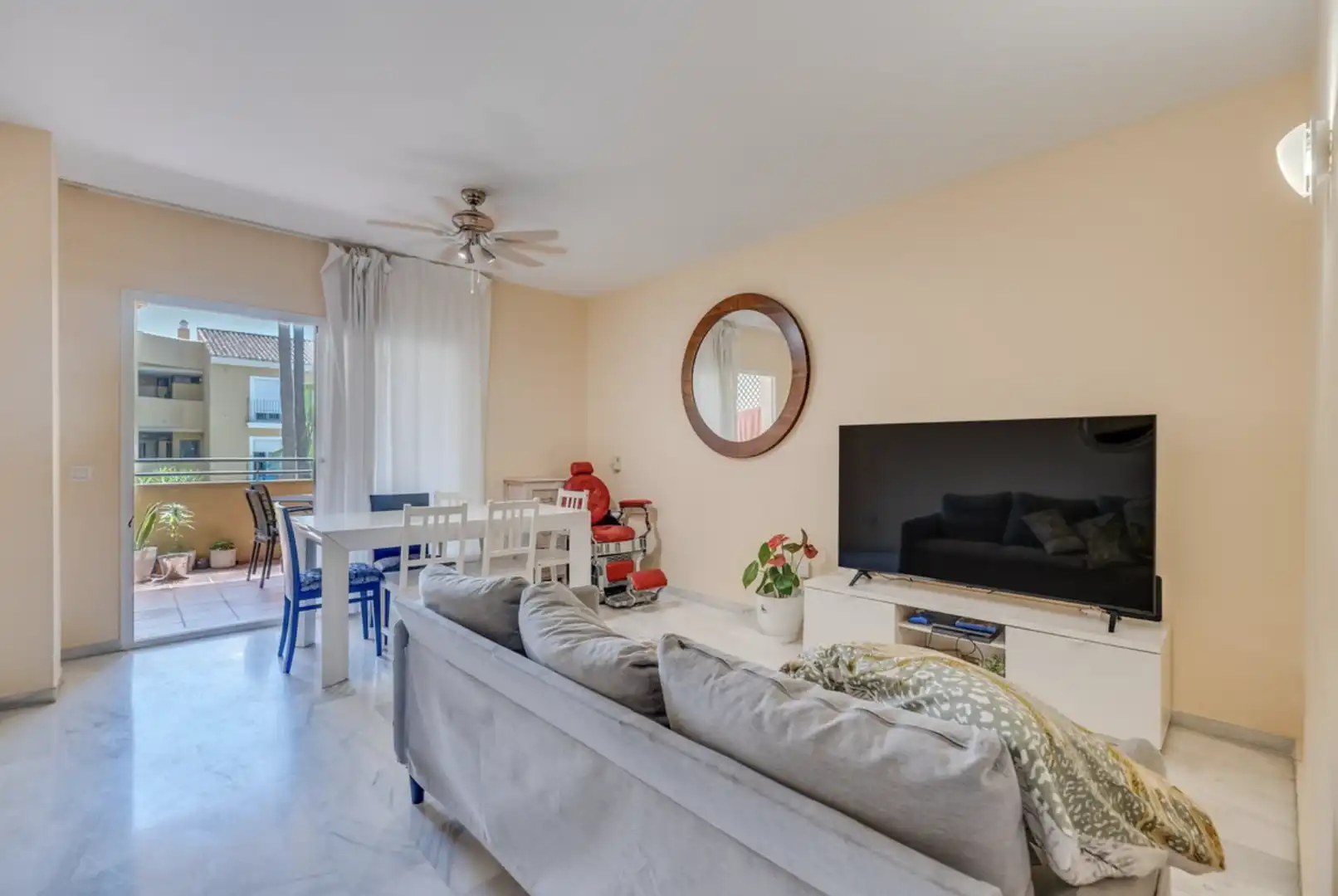 Sala de estar de Apartamento en venta en Estepona con Aire acondicionado, Calefacción y Terraza