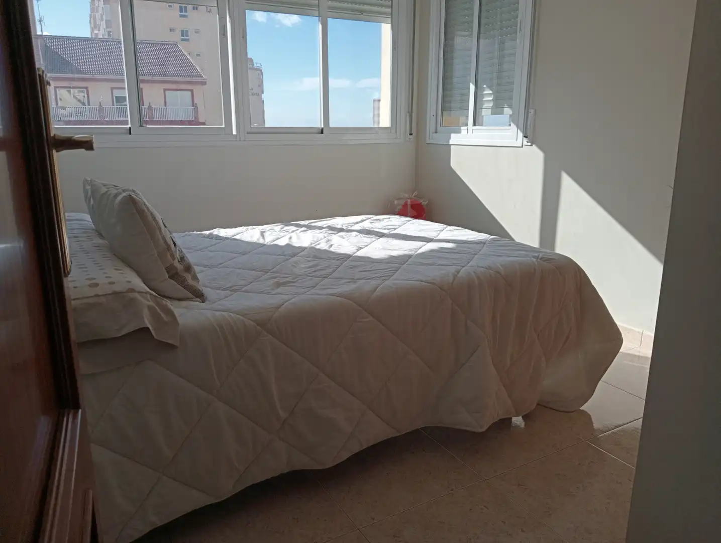 Habitación de Ático de alquiler en Torrox con Aire acondicionado, Terraza y Trastero