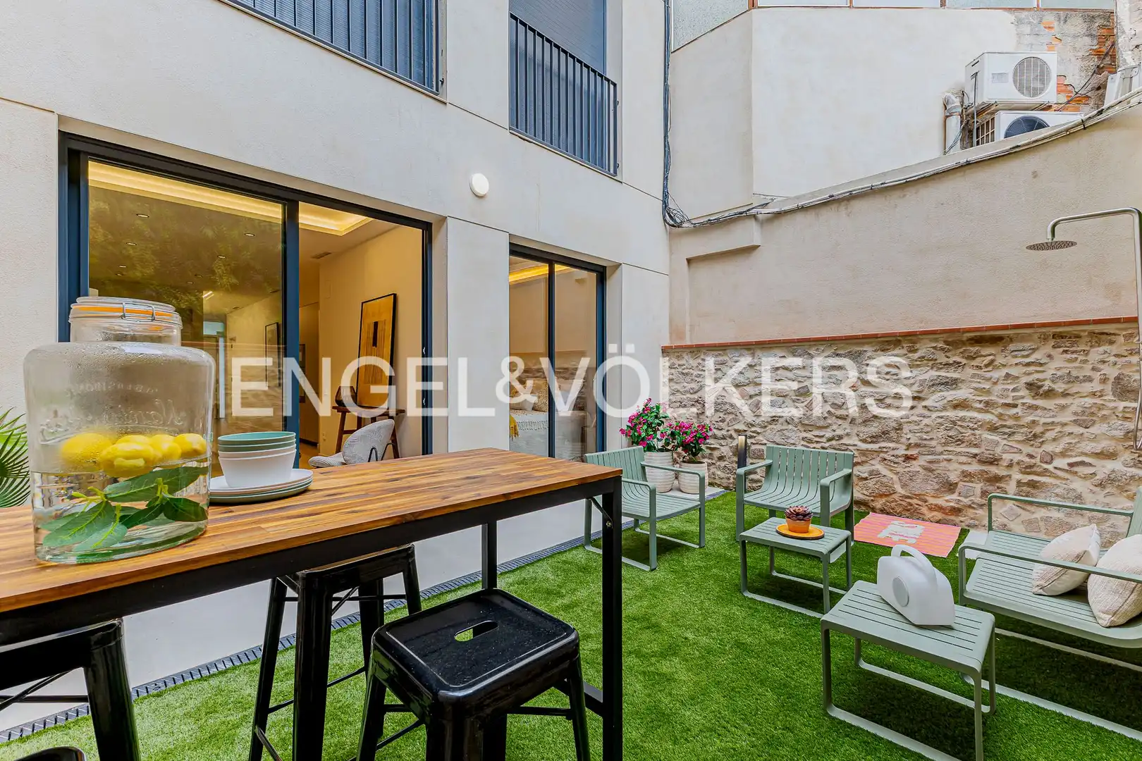 Terrasse von Wohnung zum Verkauf in Barcelona mit Klimaanlage, Heizung und Privatgarten