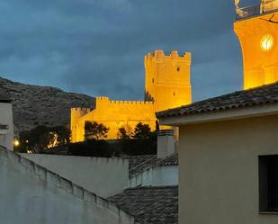 Vista exterior de Pis en venda en Villena amb Balcó