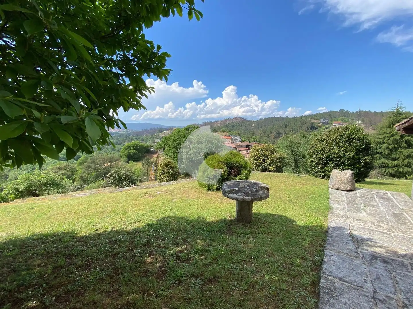 Casa o xalet en venda en San Cibrao das Viñas amb Calefacció, Jardí privat i Parquet