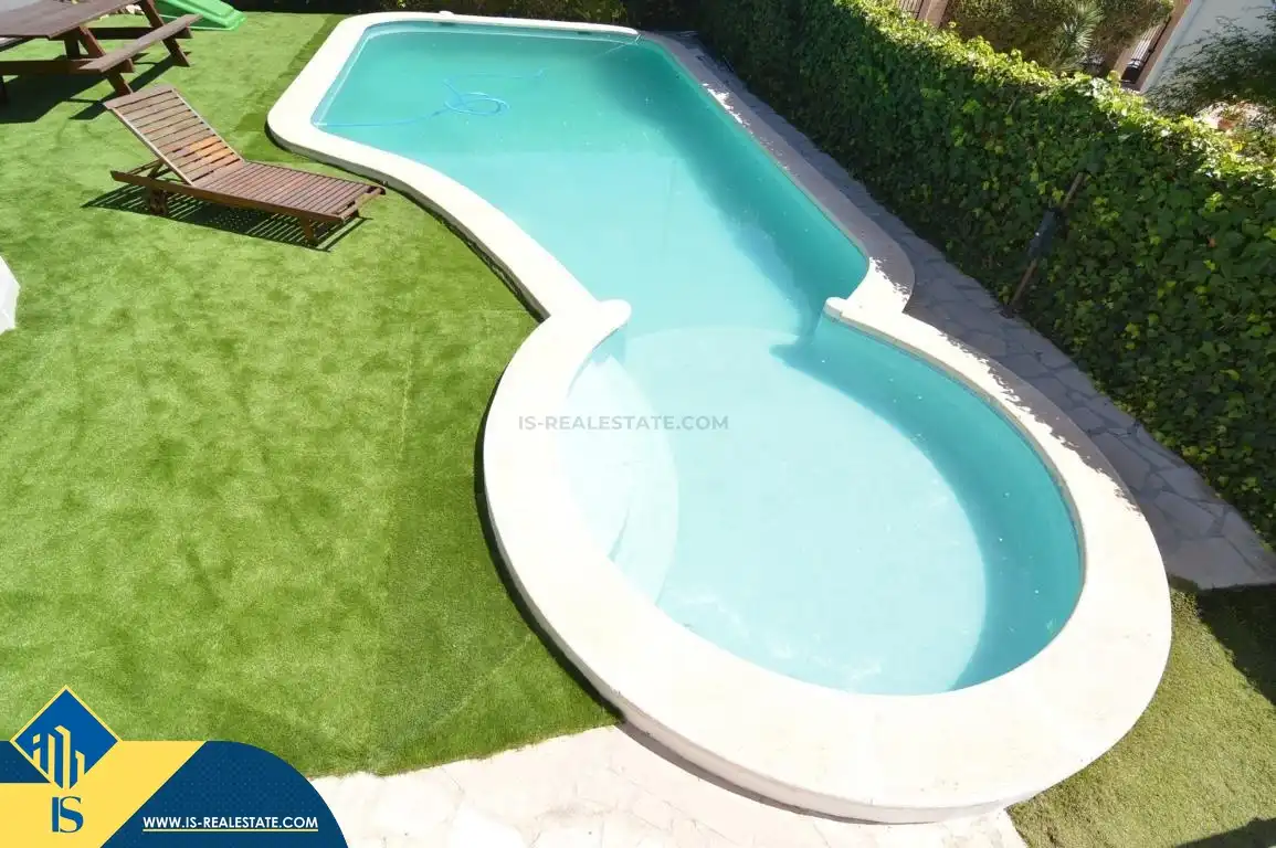 Chalet con jardín en venta en Zona Carrefour - Urbanizaciones, imagen 3