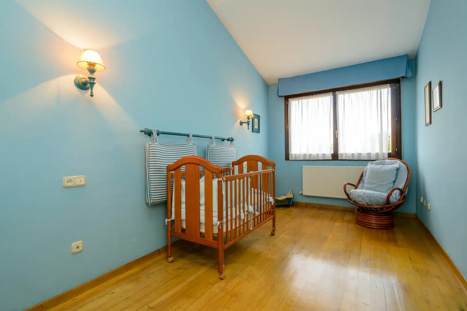 Habitación de Casa o chalet en venta en Oviedo  con Calefacción, Jardín privado y Parquet