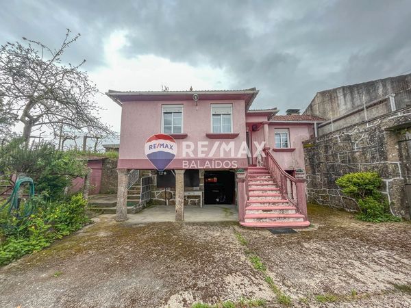 Vista exterior de Casa o xalet en venda en Arbo amb Jardí privat