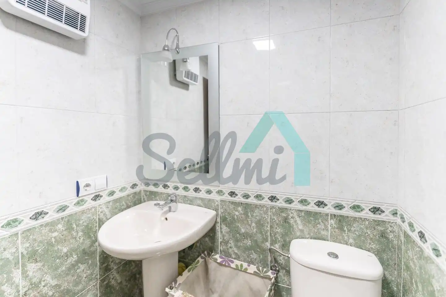 Baño de Piso en venta en Mieres (Asturias) con Calefacción y Trastero