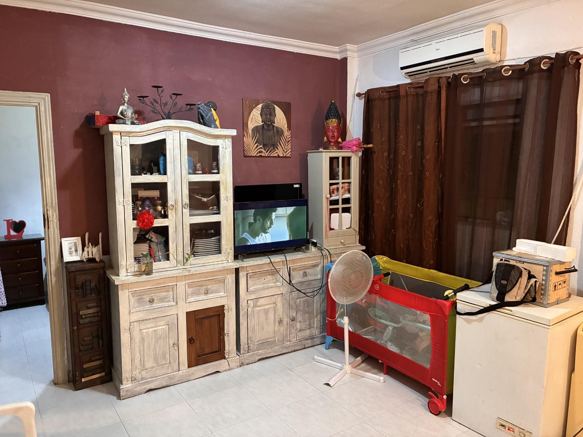 Sala d'estar de Pis en venda en San Juan de Aznalfarache amb Aire condicionat