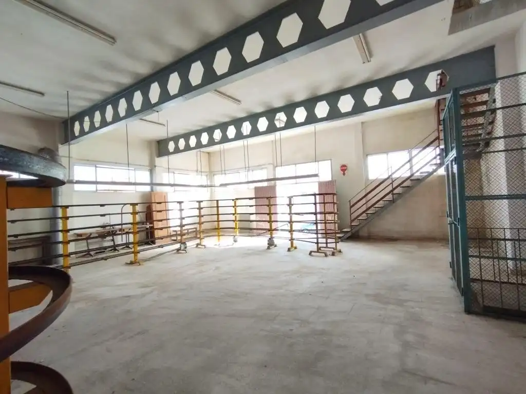 Nave industrielle à vendre à Plaza Castelar - Mercado Central