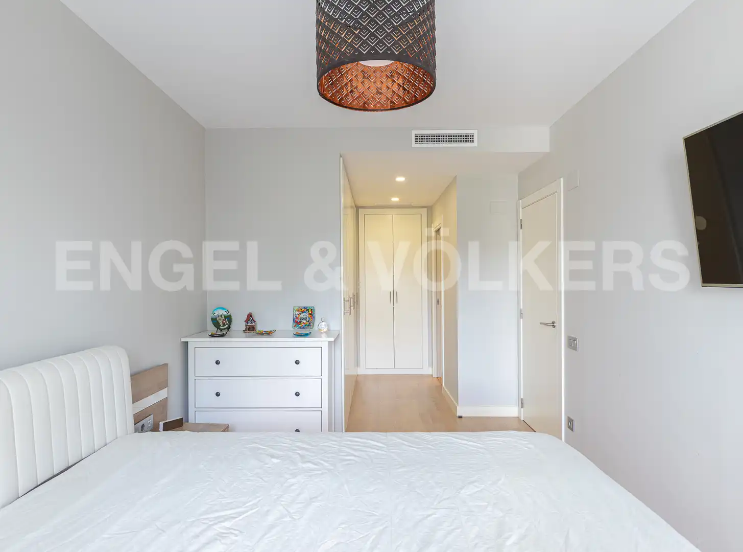 Schlafzimmer von Dachboden zum Verkauf in Barcelona mit Klimaanlage, Heizung und Parkett