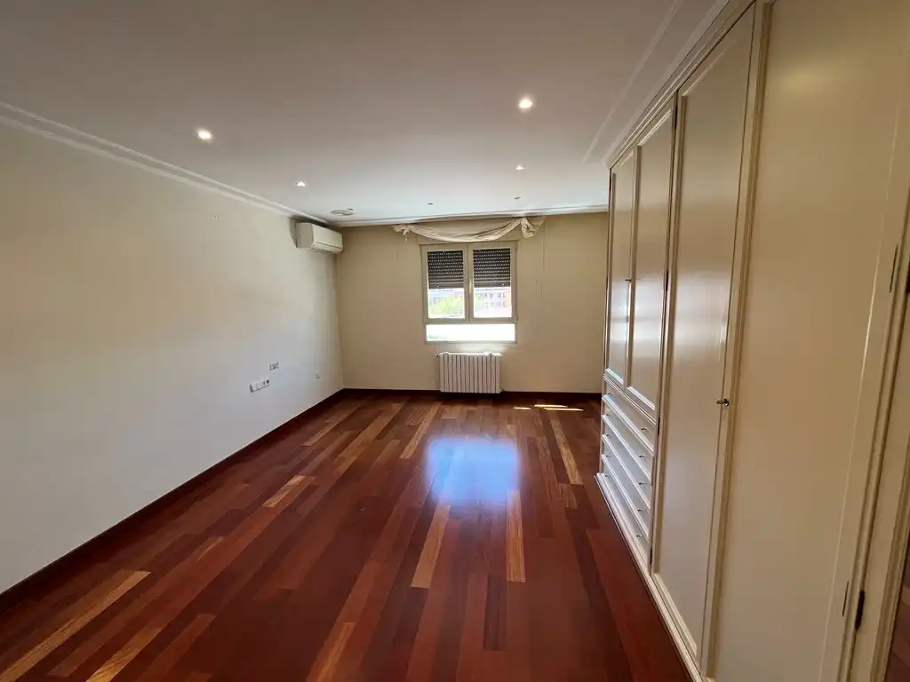 Flat for sale in Albacete  with Air Conditioner, Heating and Parquet flooring
