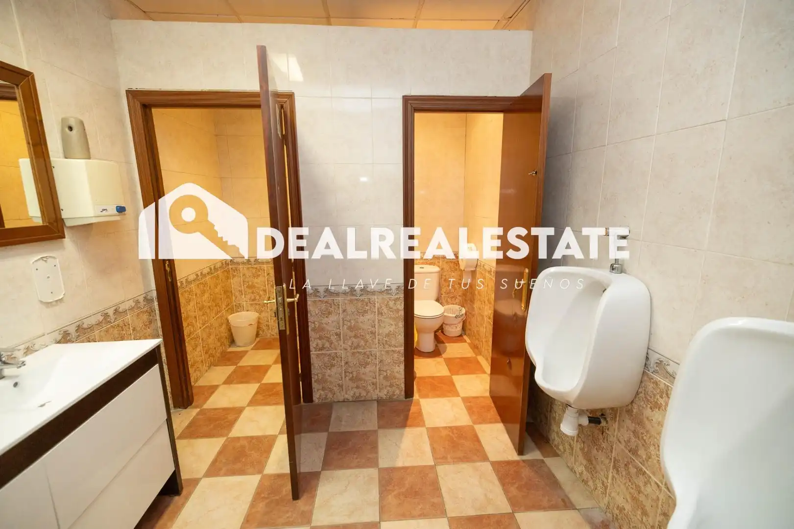 Local en venta en Calle FRAY LEOPOLDO ALPANDEIRE, Torre de la Reina