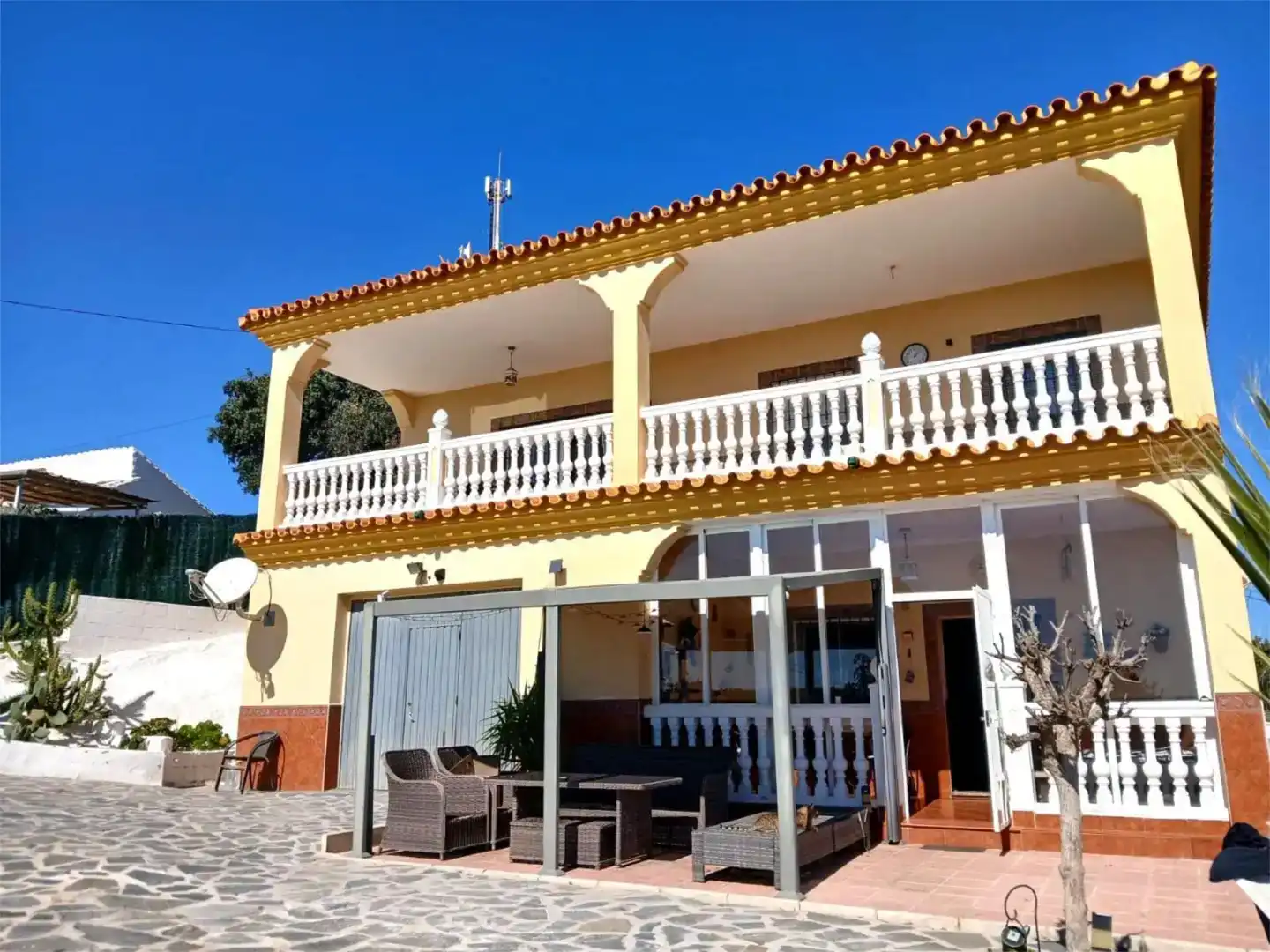 Vista exterior de Piso en venta en Vélez-Málaga con Piscina y Balcón