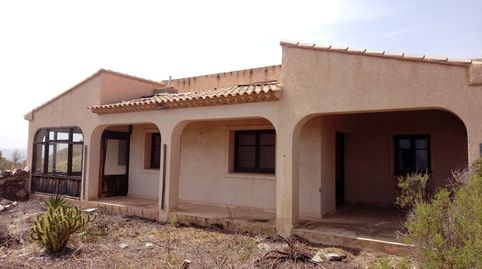 Chalet en venta en Entrada de Águilas, 4 dormitorios.