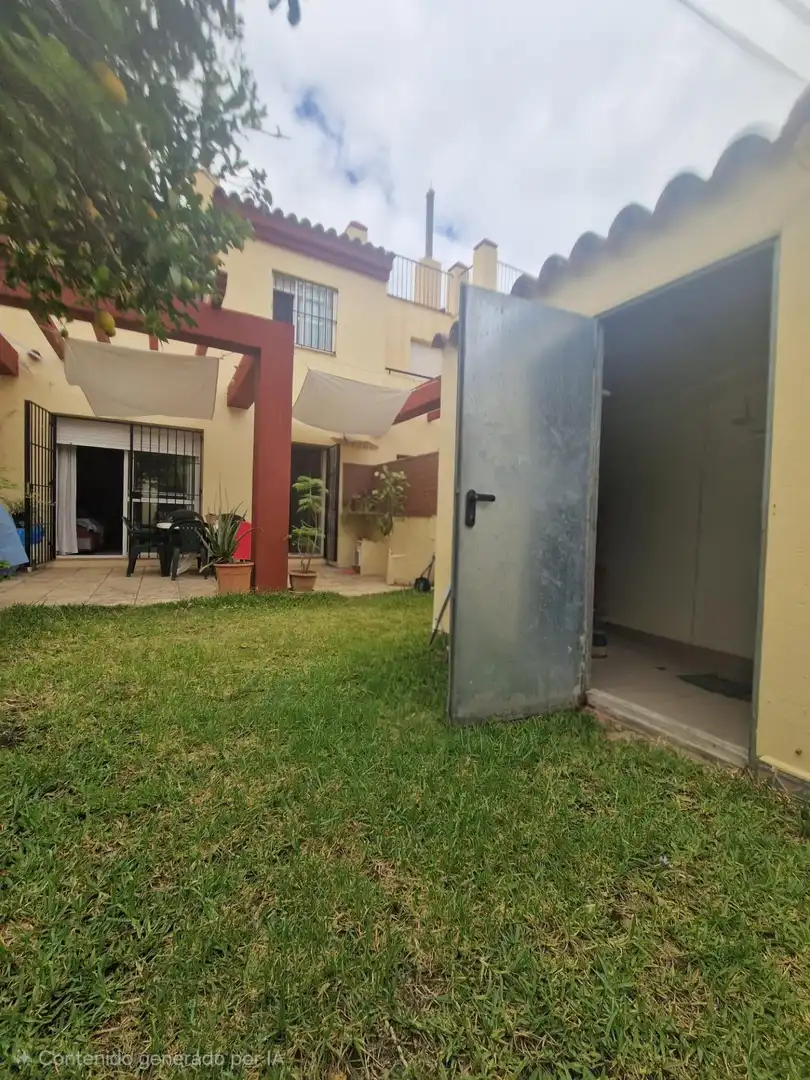 Jardí de Casa adosada en venda en Puerto Real amb Aire condicionat, Jardí privat i Traster