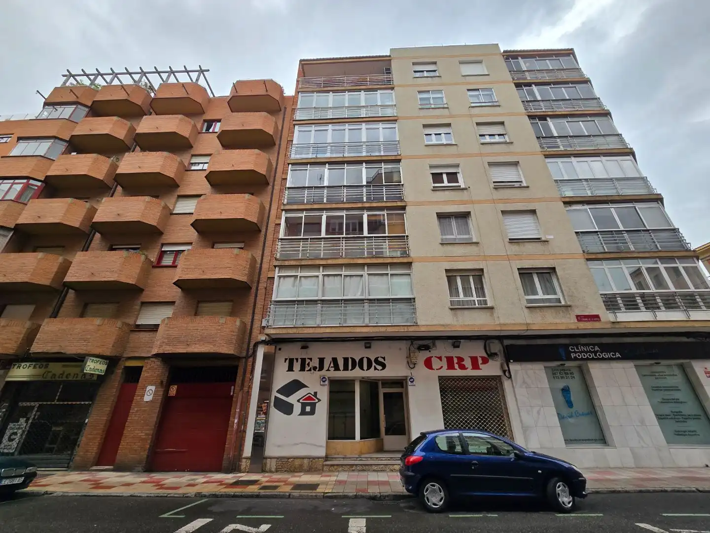 Vista exterior de Local en venda en León Capital 