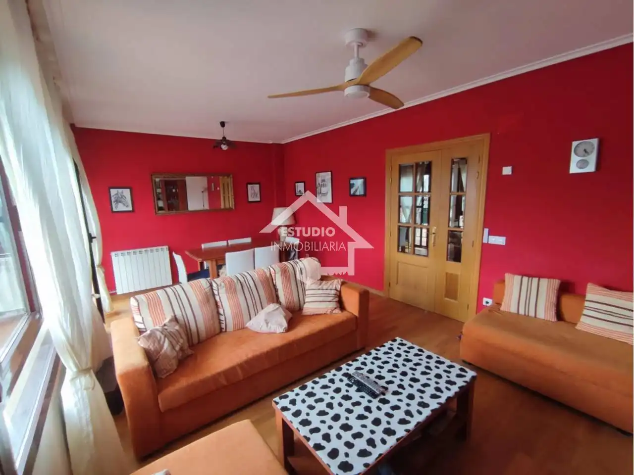 Sala de estar de Casa o chalet en venta en Canillas de Río Tuerto con Calefacción, Jardín privado y Parquet