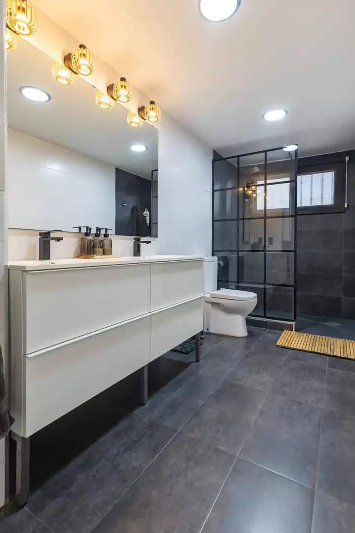 Baño de Casa adosada en venta en Benimuslem con Aire acondicionado, Calefacción y Parquet