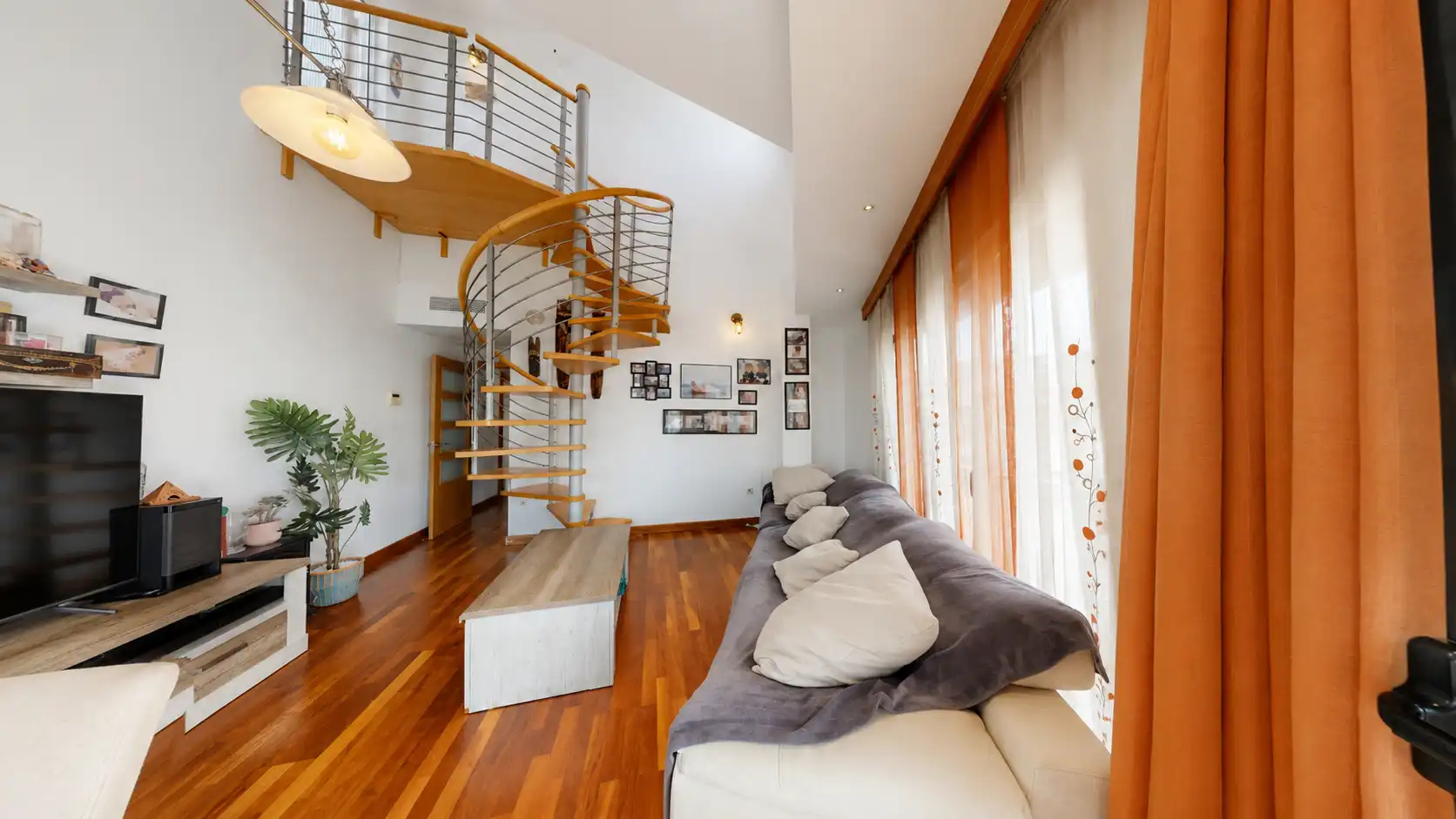 Sala de estar de Ático en venta en Sant Joan d'Alacant con Aire acondicionado, Parquet y Terraza