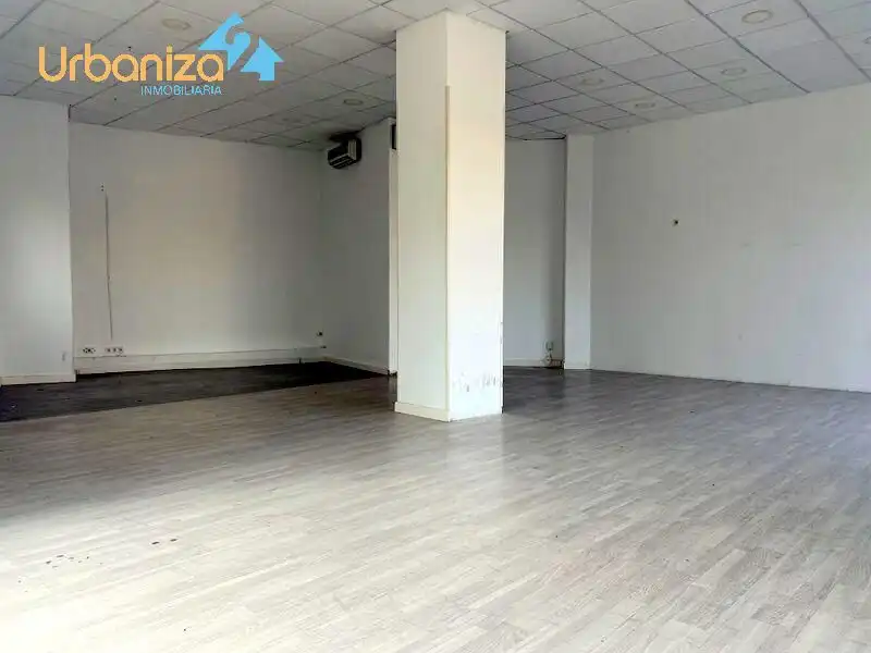 Local en venta en Badajoz con Aire acondicionado