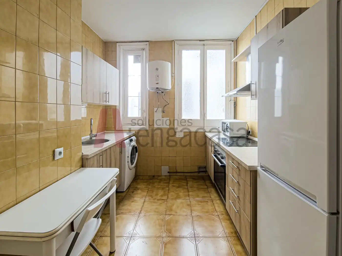 Flat for rent to own in Calle de la Colegiata, Embajadores - Lavapiés