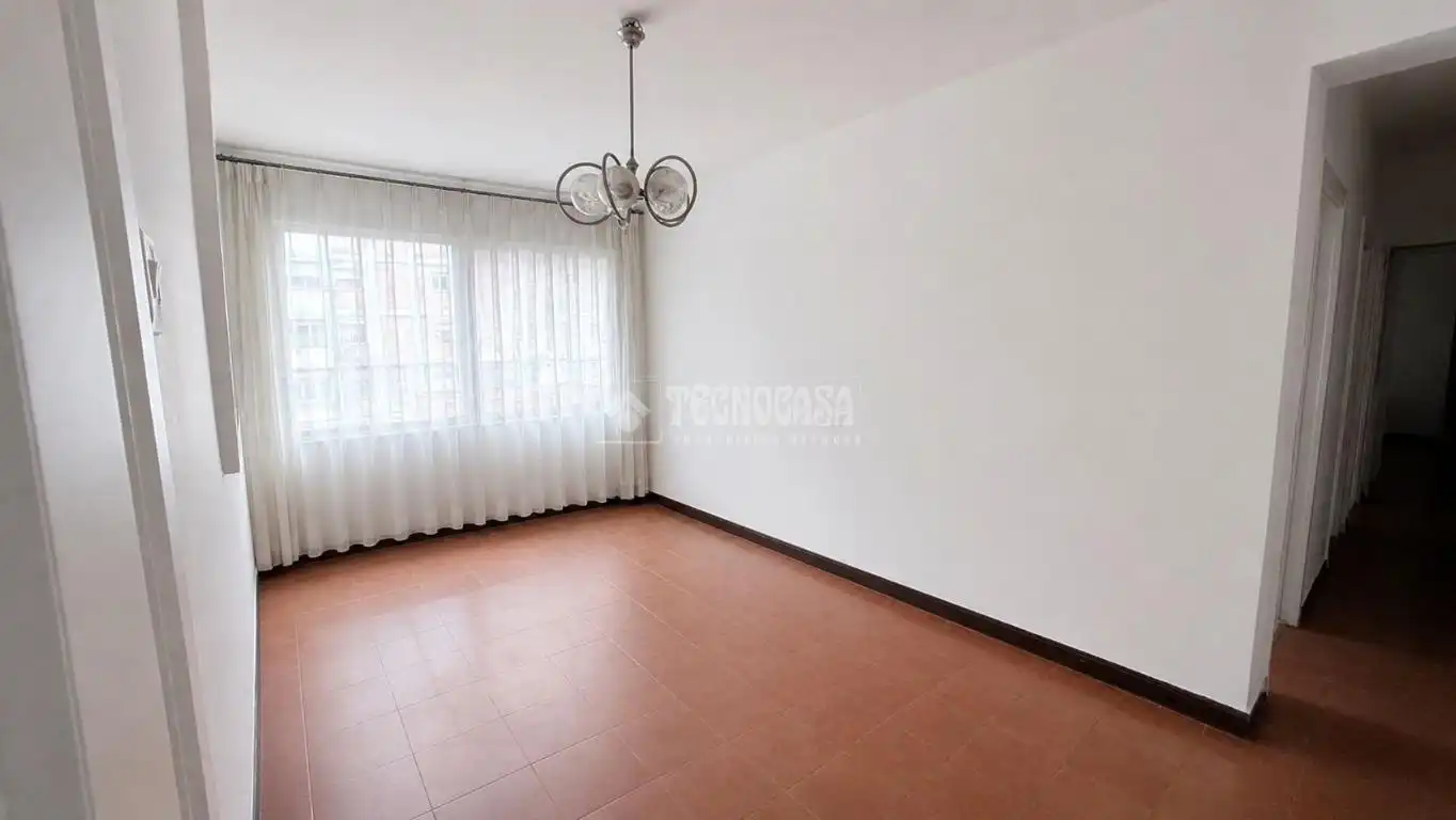 Piso en venta en Sant Ildefons, Cornellà de Llobregat