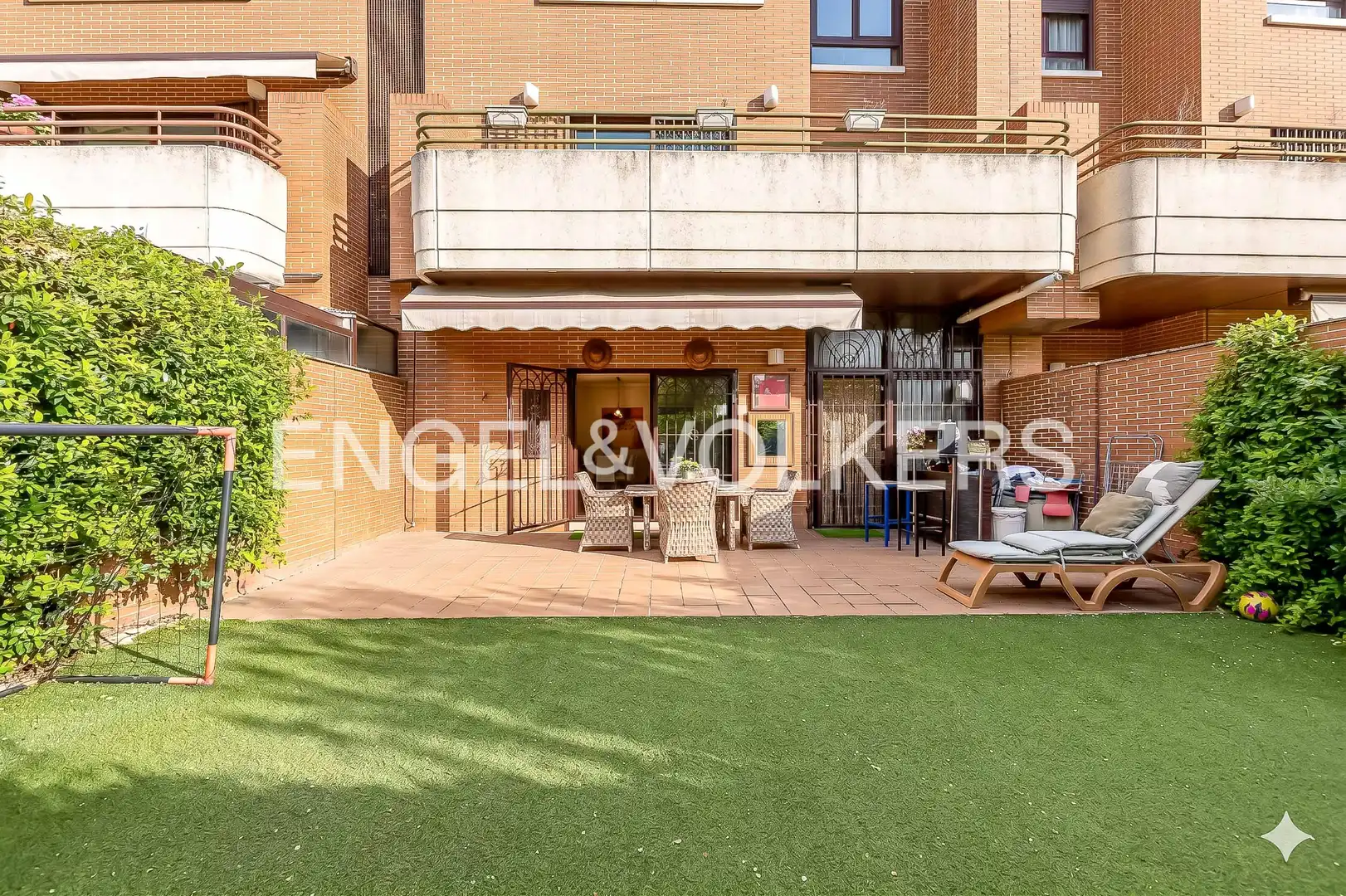 Terraza de Piso en venta en  Madrid Capital con Aire acondicionado, Calefacción y Jardín privado