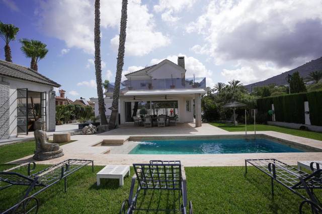 Casa-chalet en Alquiler en Capellanía - Retamar