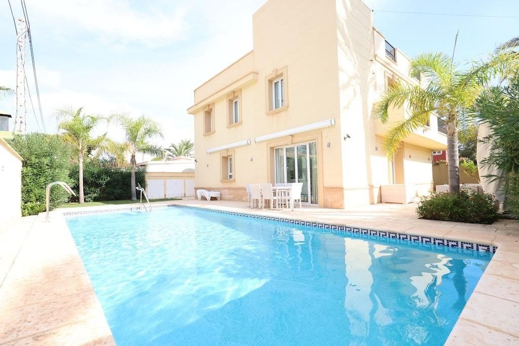 Swimming pool of House or chalet for sale in Orihuela  with Private garden, Terrace and Swimming Pool