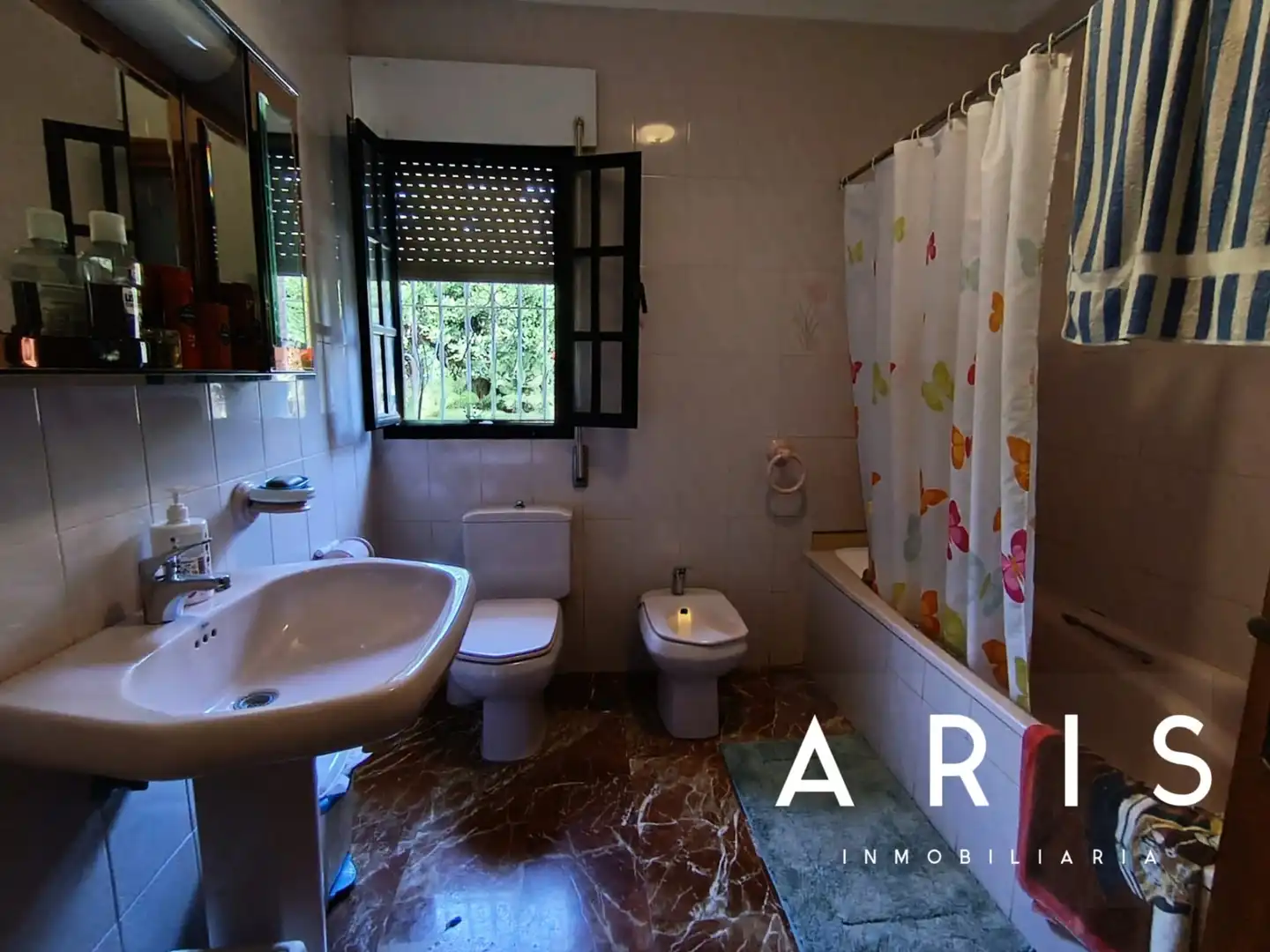 Bathroom of Houses for sale in Alhaurín de la Torre  with Air Conditioner, Heating and Private garden
