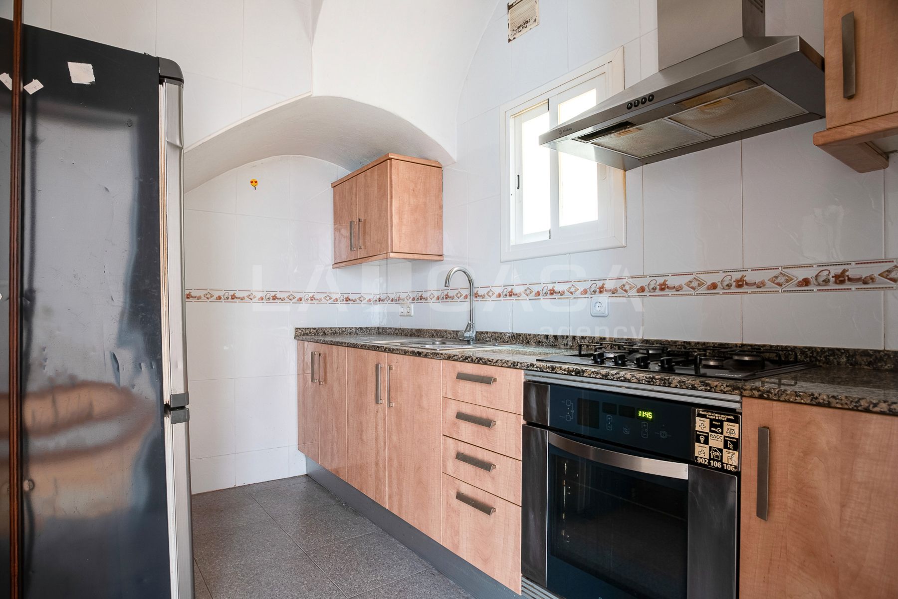 Kitchen of Planta baja for sale in L'Hospitalet de Llobregat  with Terrace and Storage room