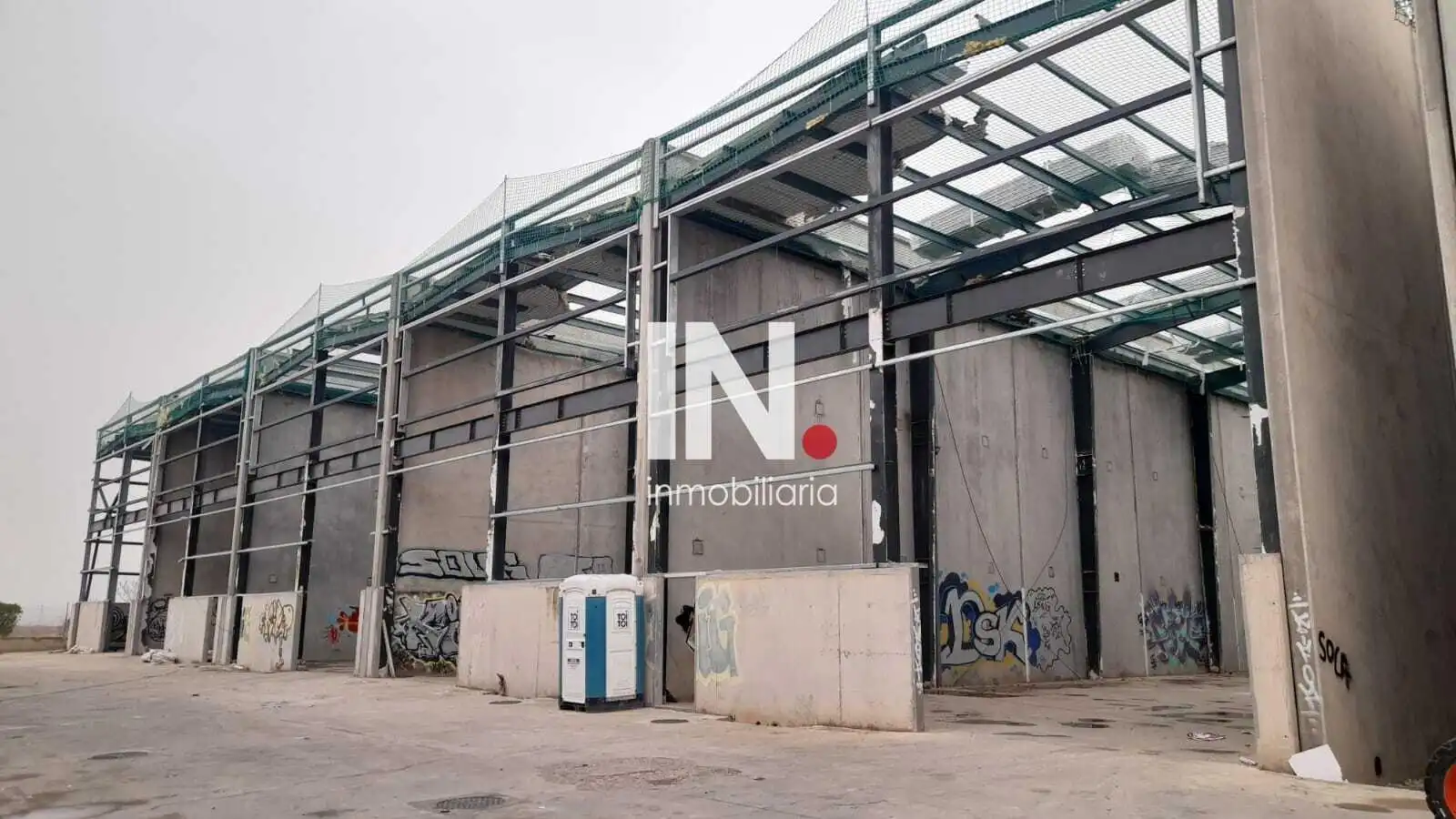 Vista exterior de Nave industrial de alquiler en Lleida