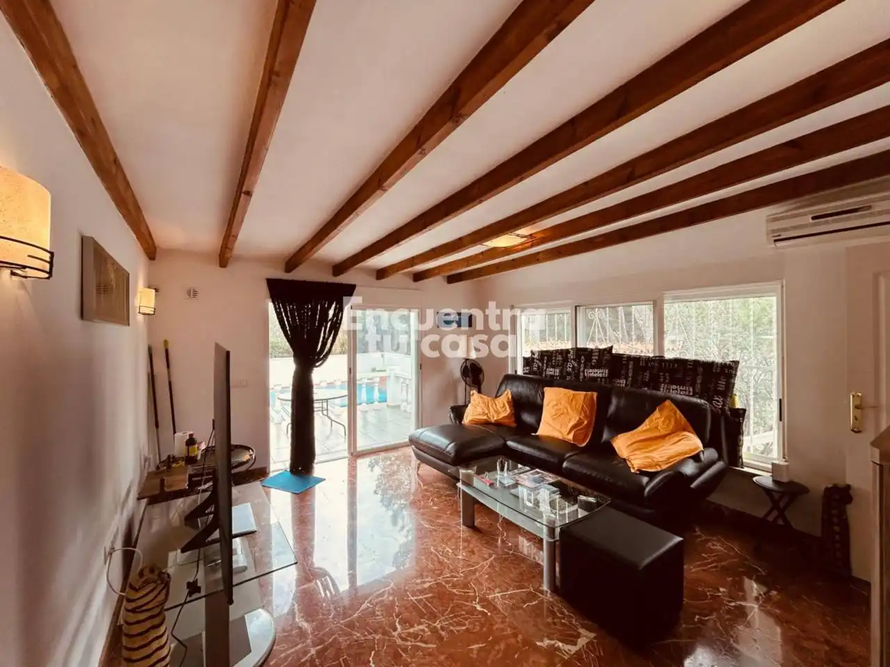 Sala de estar de Casa o chalet en venta en La Nucia con Aire acondicionado, Jardín privado y Terraza