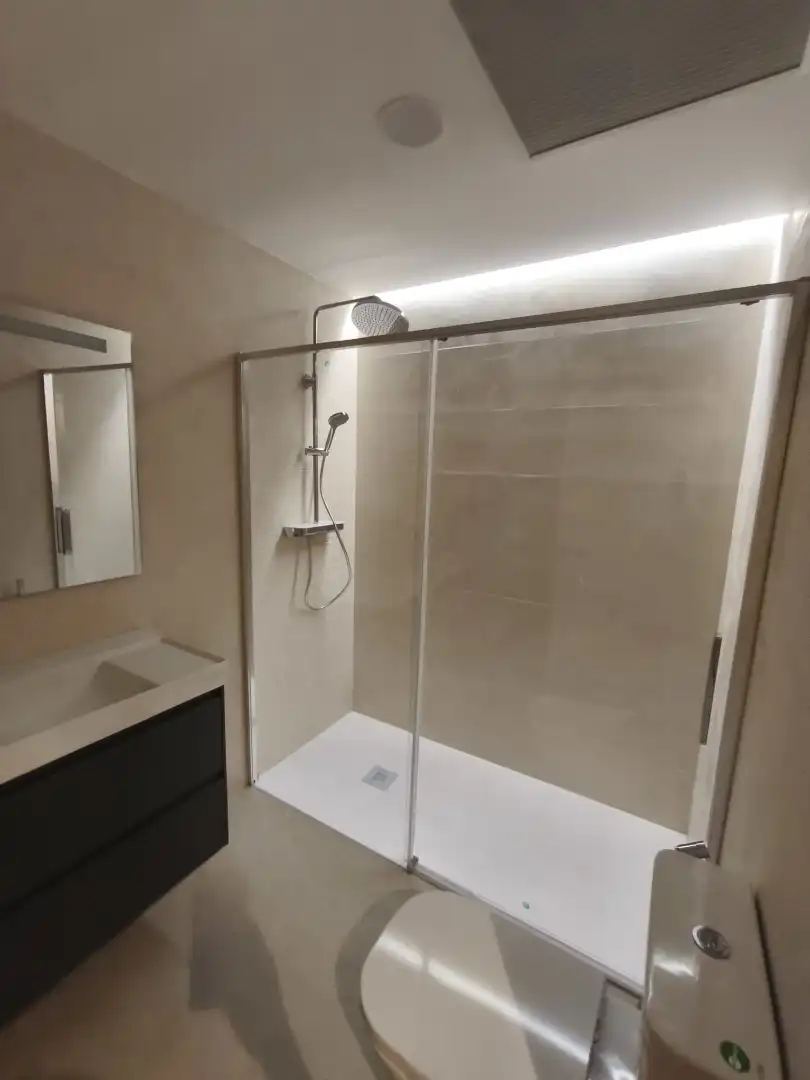 Bany de Apartament en venda en Ourense Capital  amb Aire condicionat, Calefacció i Parquet
