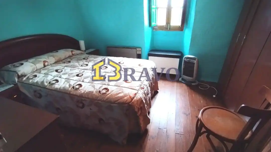 Dormitori de Casa o xalet en venda en Valle de Losa amb Jardí privat i Terrassa