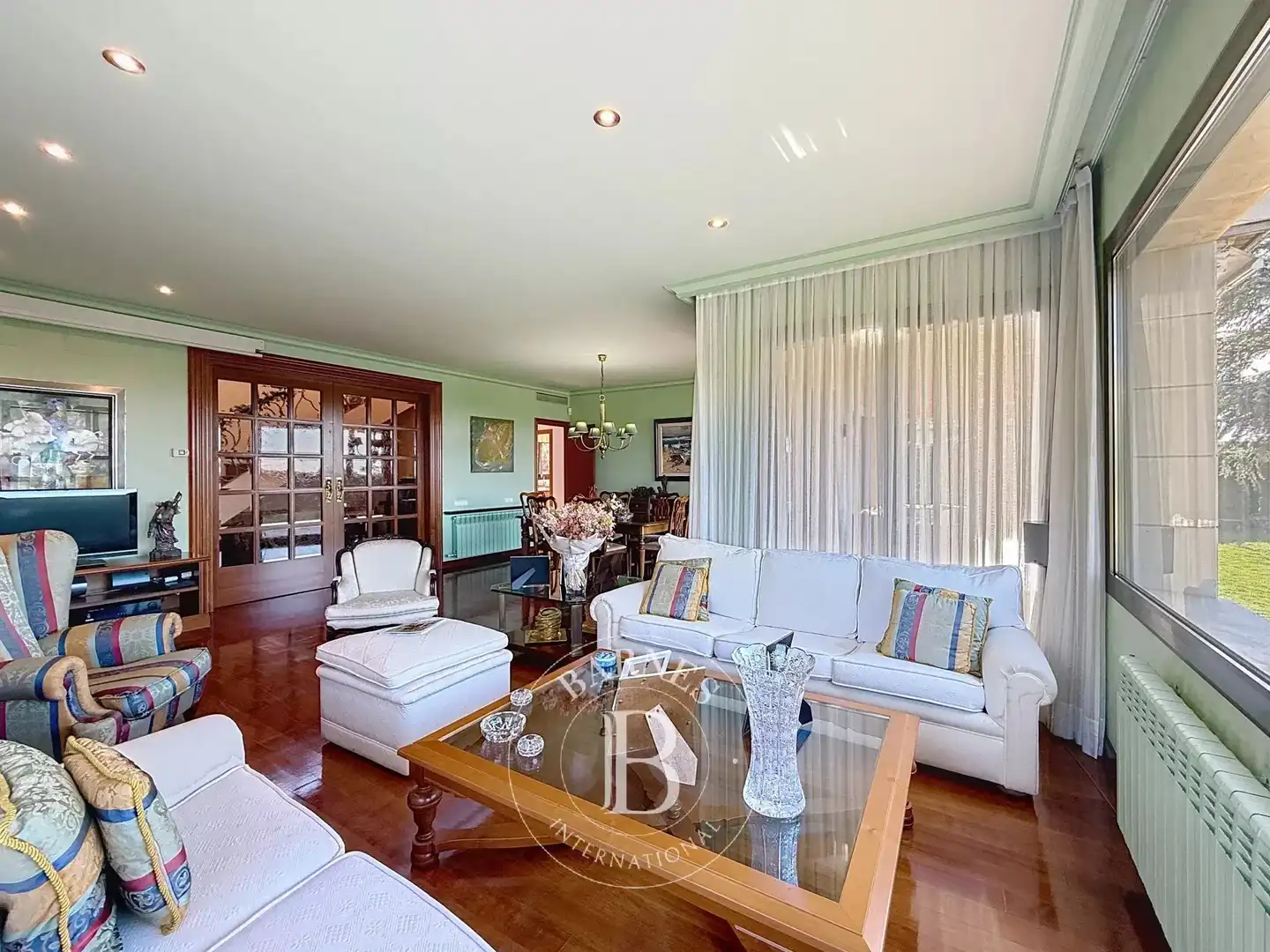 Sala de estar de Casa o chalet en venta en Alella con Aire acondicionado, Calefacción y Jardín privado