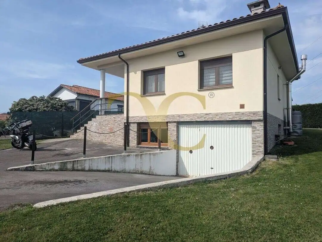 Vista exterior de Casa o chalet en venta en Gijón  con Calefacción, Jardín privado y Terraza