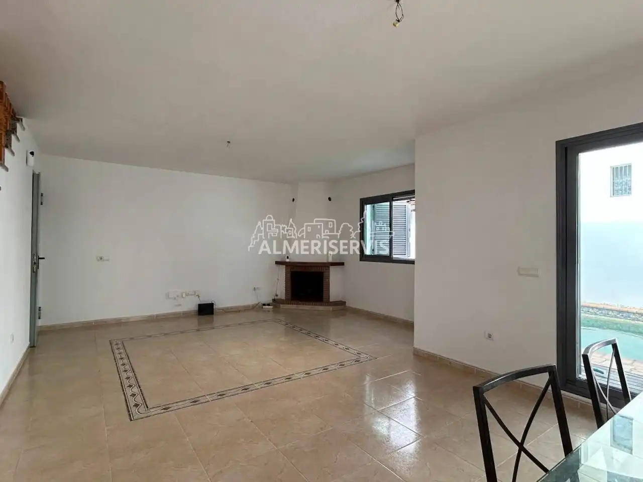 Vista exterior de Casa o xalet en venda en El Ejido amb Terrassa i Piscina