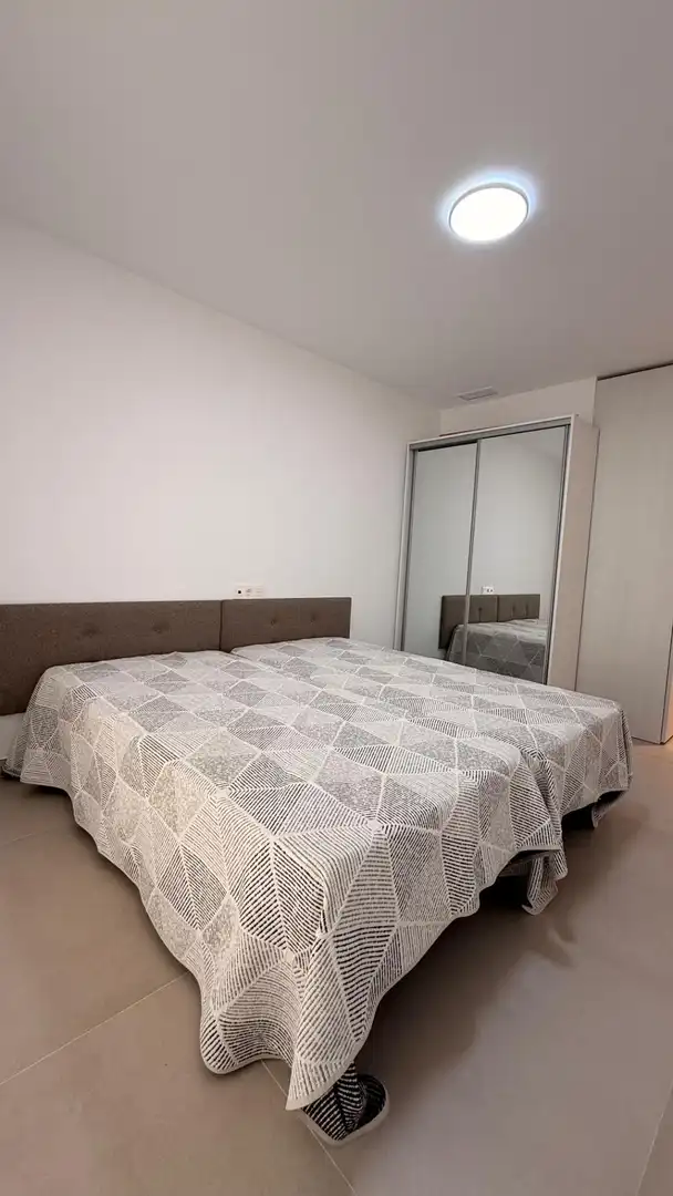 Schlafzimmer von Dachboden zum Verkauf in Benalmádena mit Klimaanlage, Terrasse und Abstellraum