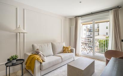 Living room of Flat for sale in  Madrid Capital  with Air Conditioner, Terrace and Balcony