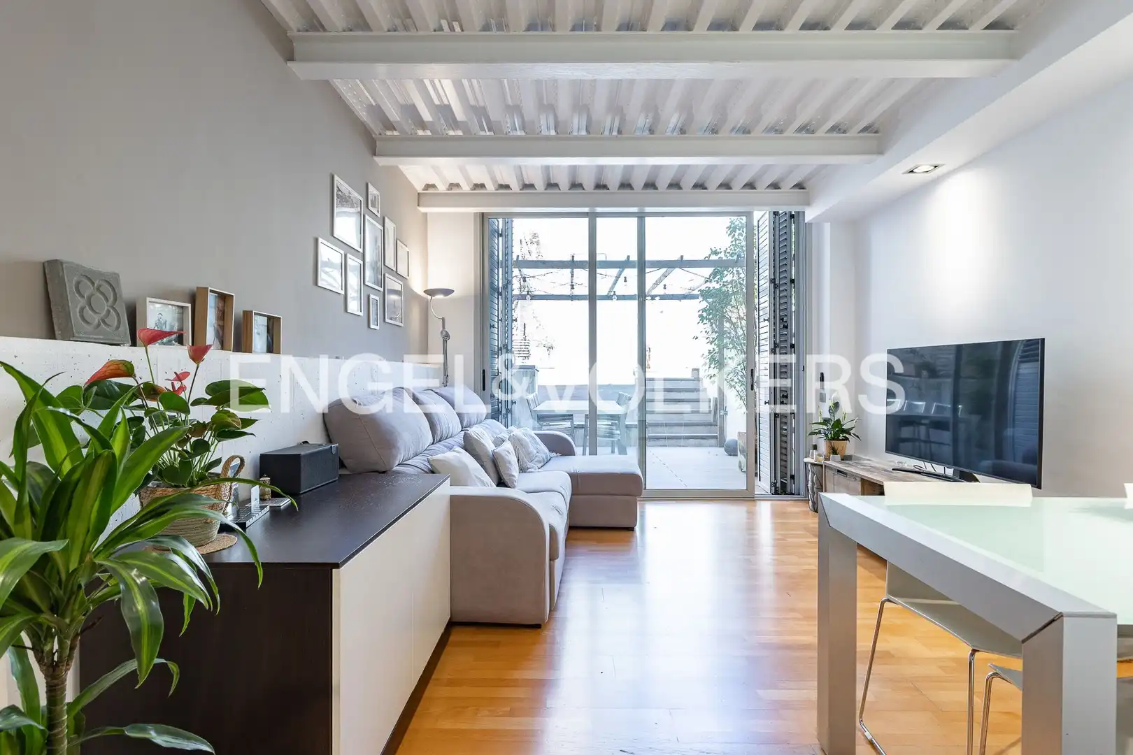 Sala de estar de Casa adosada en venta en  Barcelona Capital con Aire acondicionado, Calefacción y Parquet