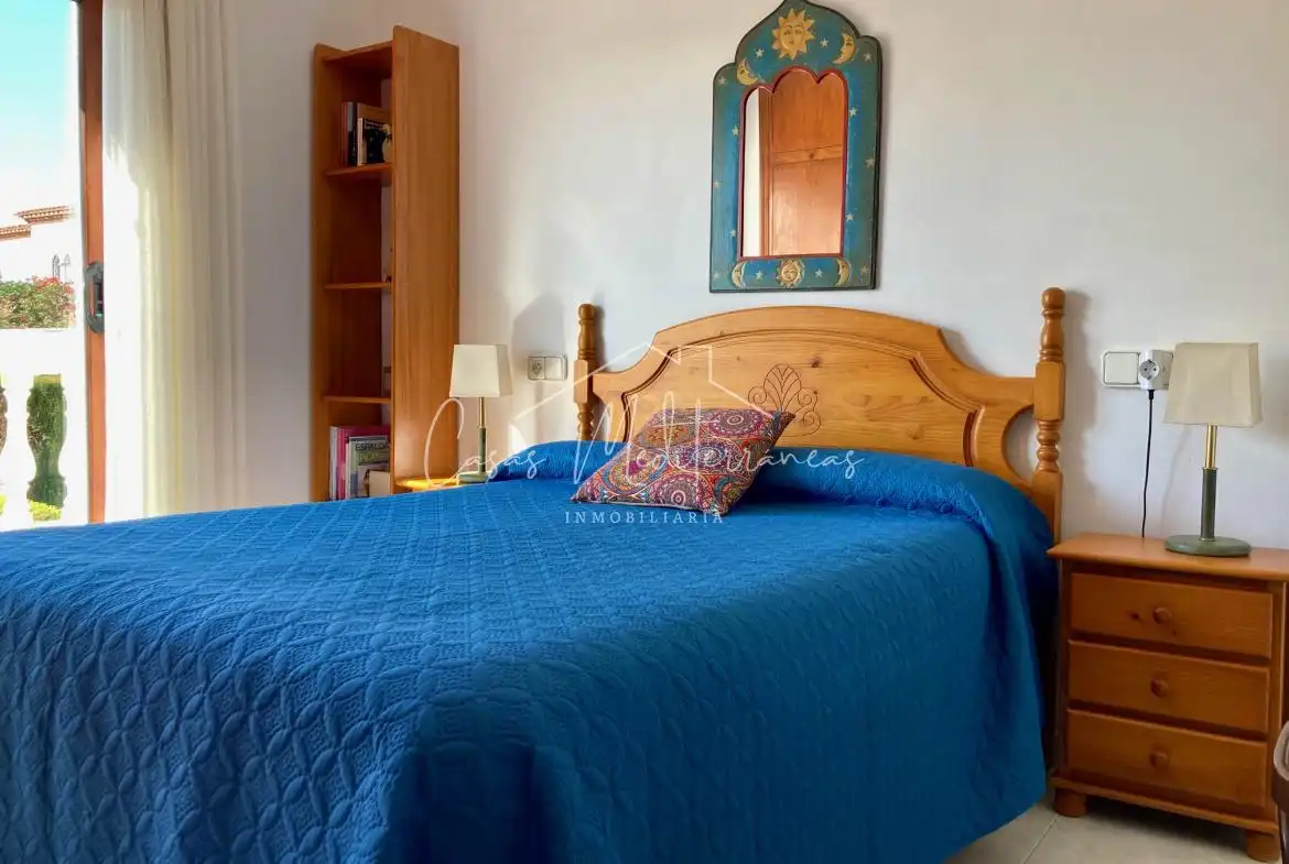 Habitación de Casa adosada de alquiler en Vandellòs i l'Hospitalet de l'Infant con Jardín privado, Terraza y Amueblado