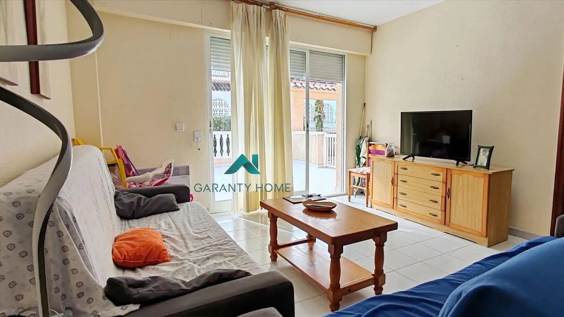 Sala de estar de Planta baja en venta en La Manga del Mar Menor con Jardín privado, Amueblado y Balcón