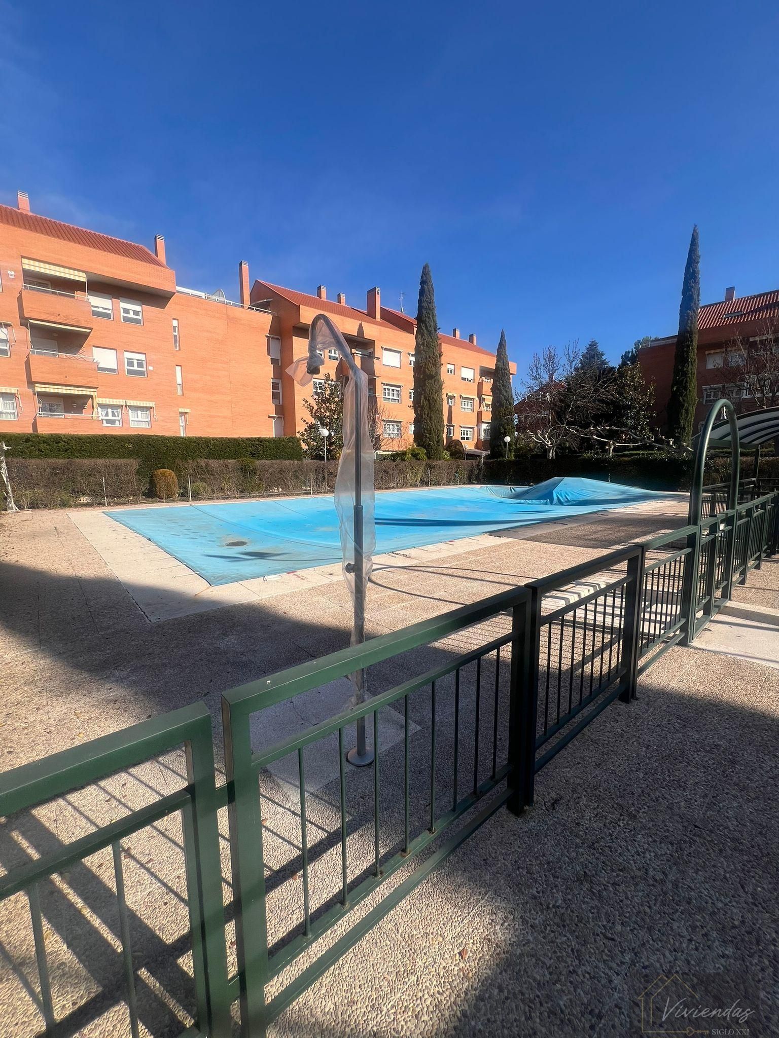 Swimming pool of Duplex to rent in Boadilla del Monte  with Air Conditioner, Heating and Parquet flooring